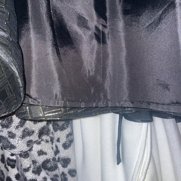 Kate Spade ♠️ Saturday full skirt. It’s size 6 with side zipper - Picture 4 of 4